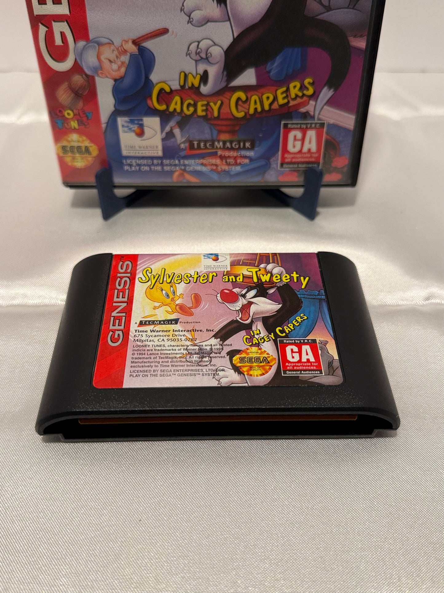 Sylvester and Tweety in Cagey Capers