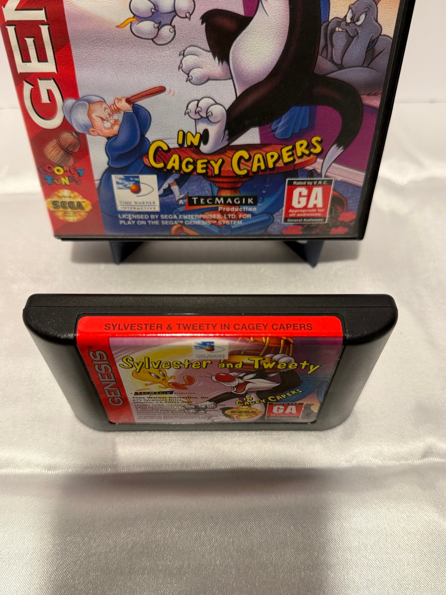Sylvester and Tweety in Cagey Capers