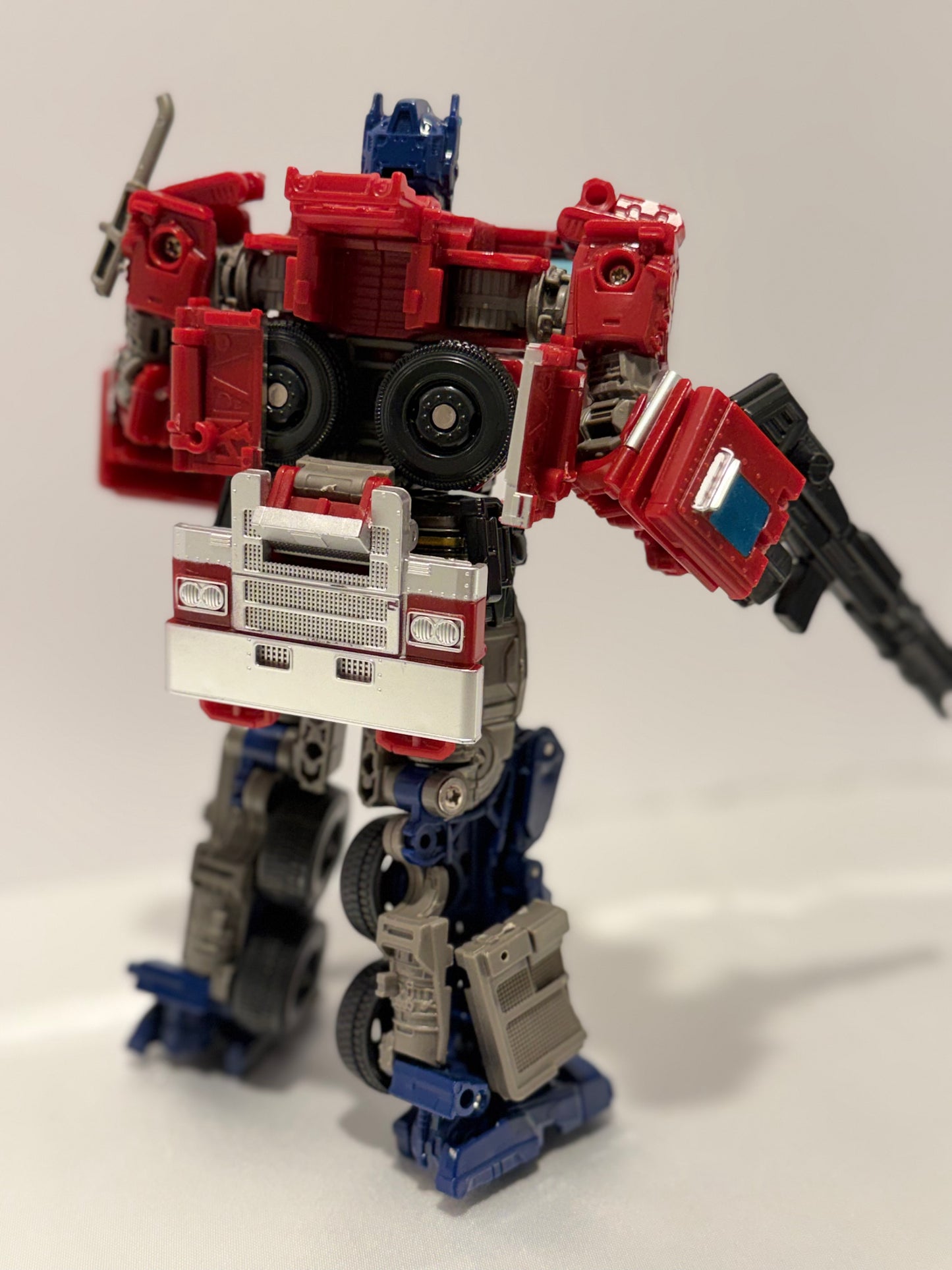 Studio Series: 1995 Optimus Prime Transformers