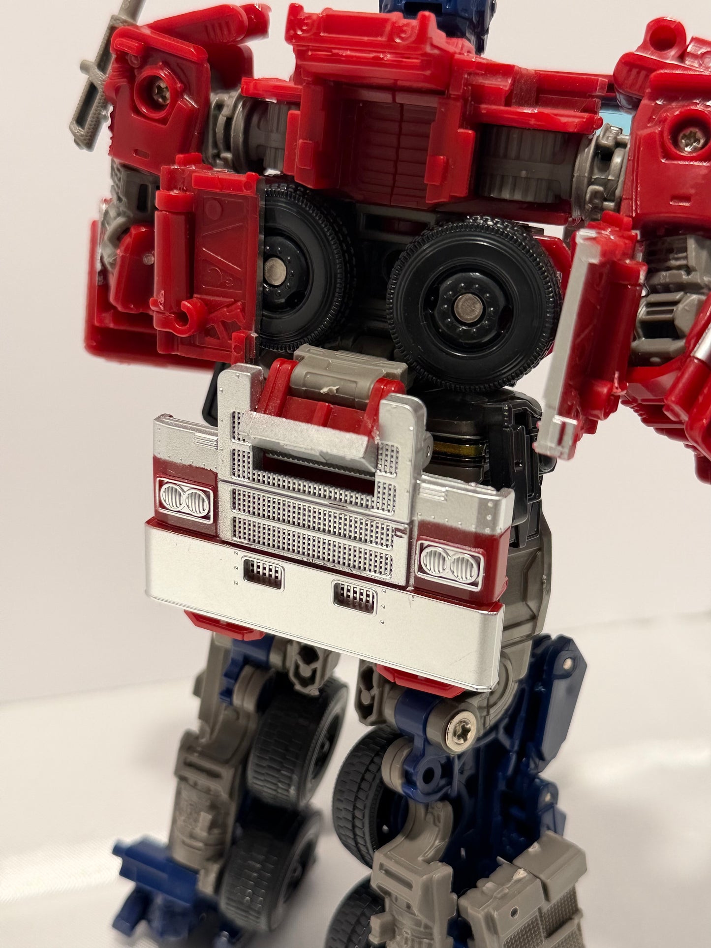 Studio Series: 1995 Optimus Prime Transformers