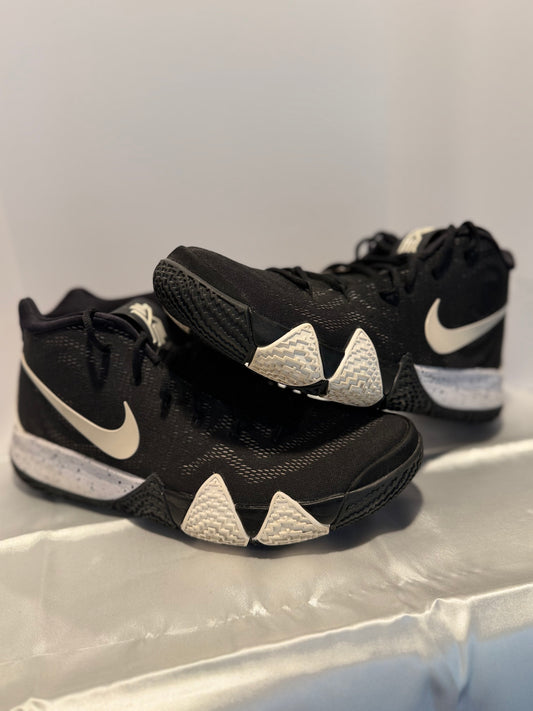 Kyrie  4 Oreo