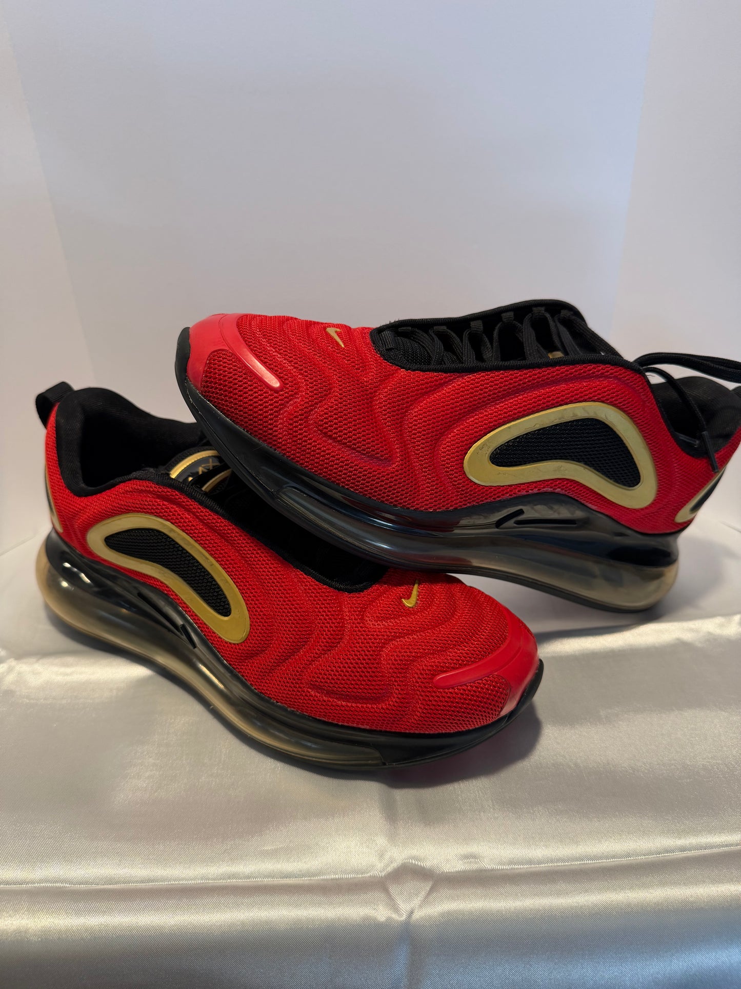 W Air Max 720 University Red and Gold