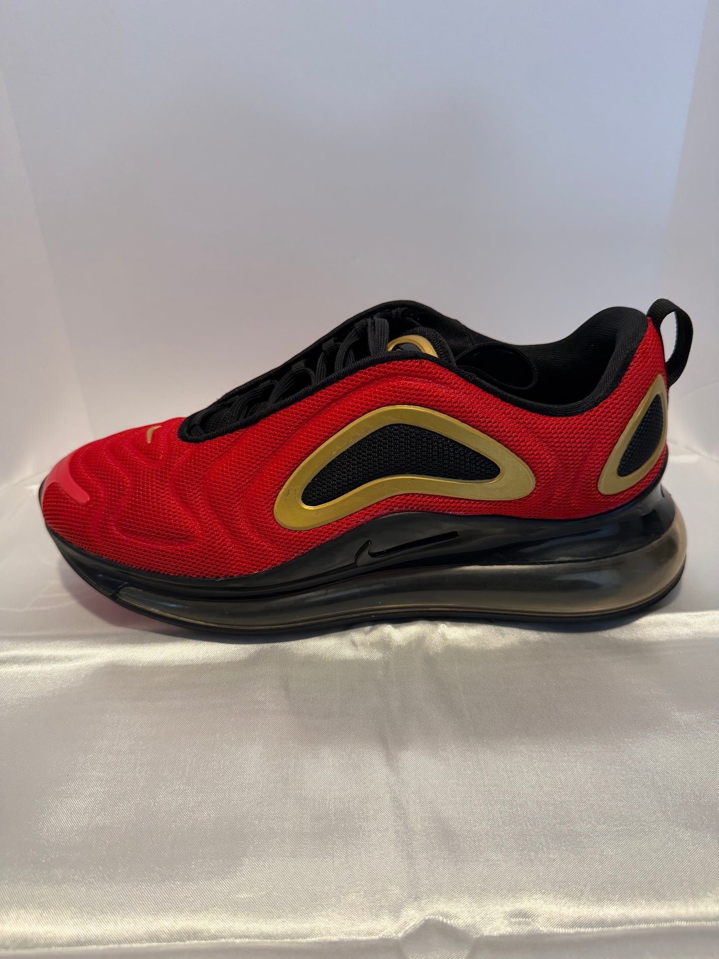 W Air Max 720 University Red and Gold