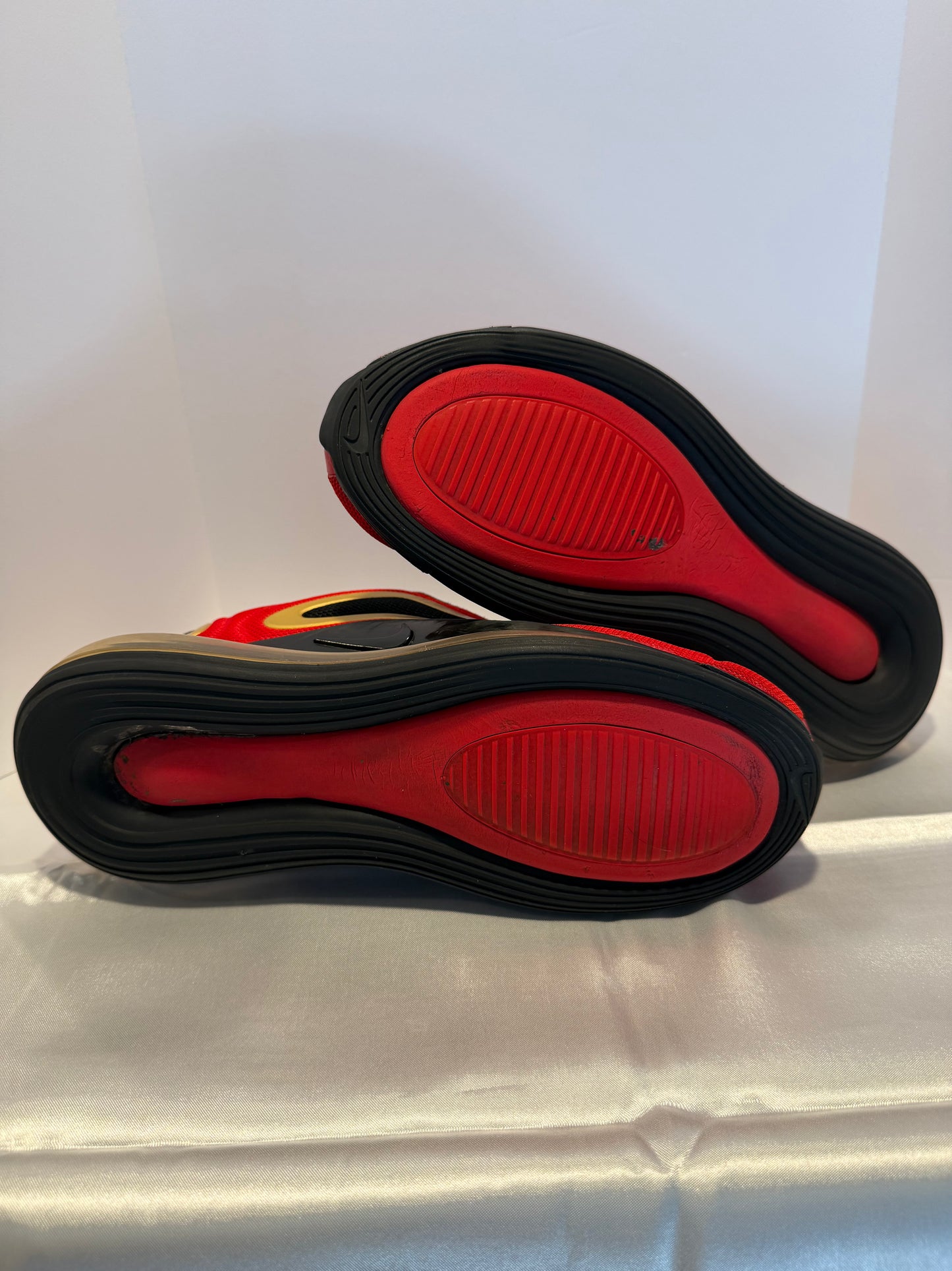 W Air Max 720 University Red and Gold