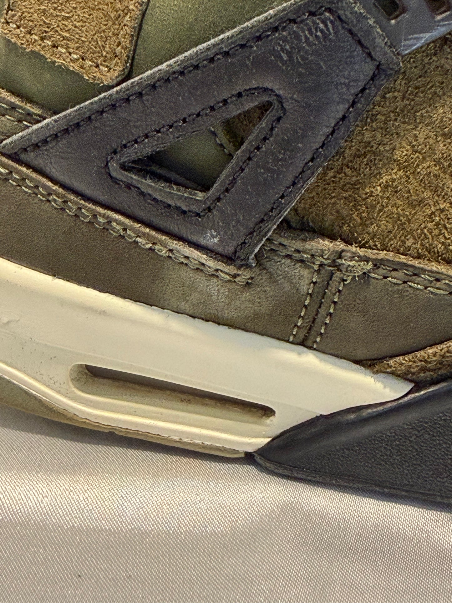 Jordan 4 Retro SE Craft Medium Olive