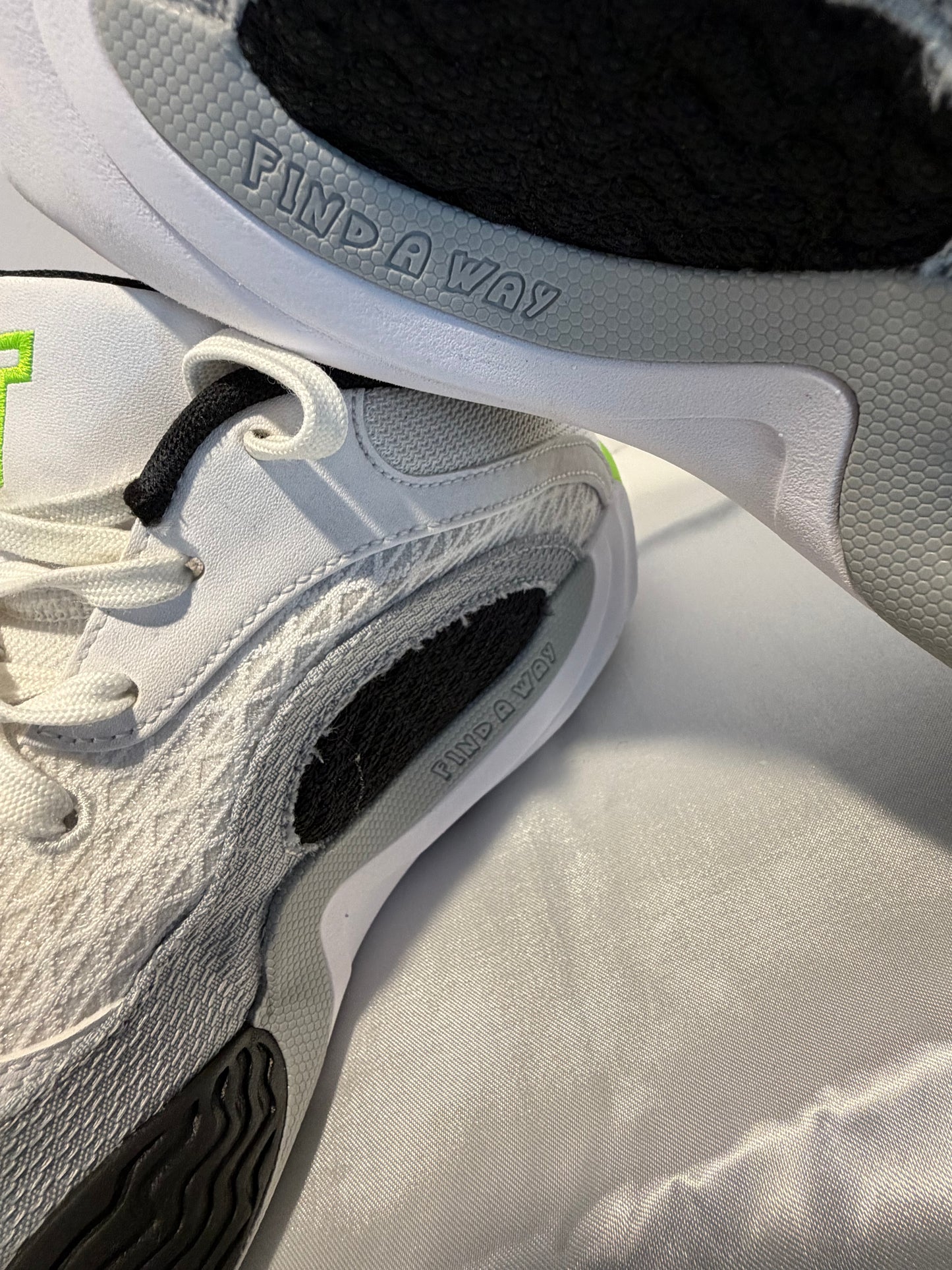 Jordan Tatum 2 Neon