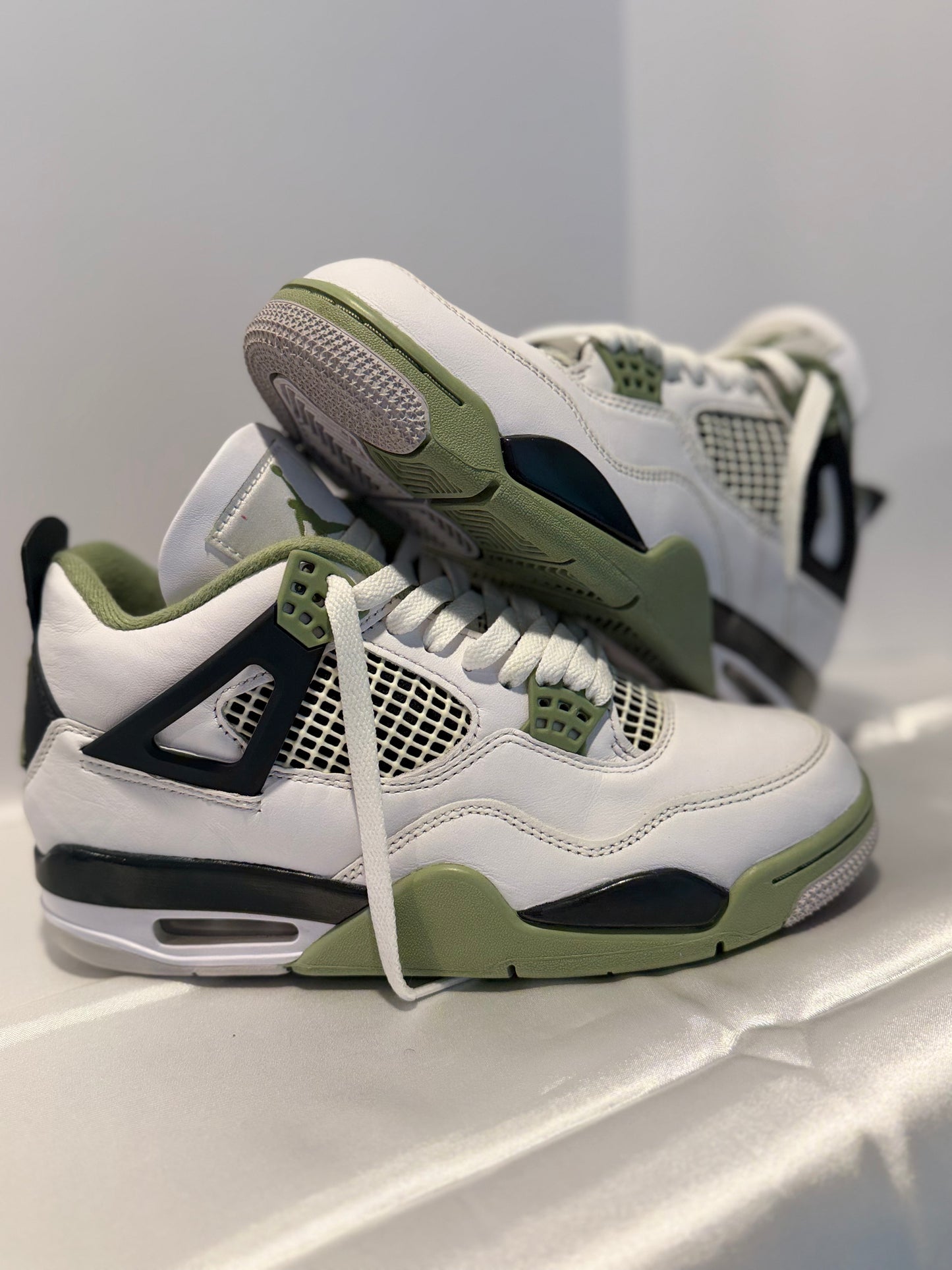 Air Jordan 4 Retro Seafoam