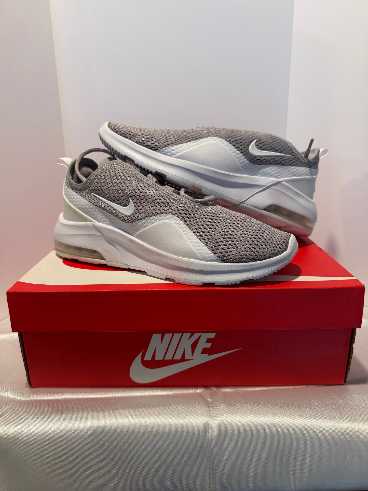 Nike Air Max Motion 2 Atmosphere Grey White