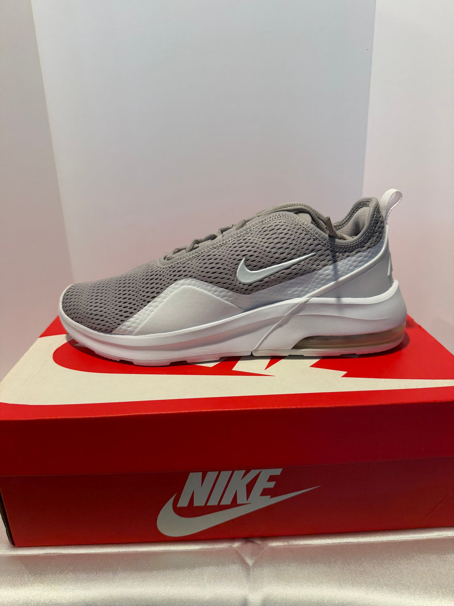 Nike Air Max Motion 2 Atmosphere Grey White