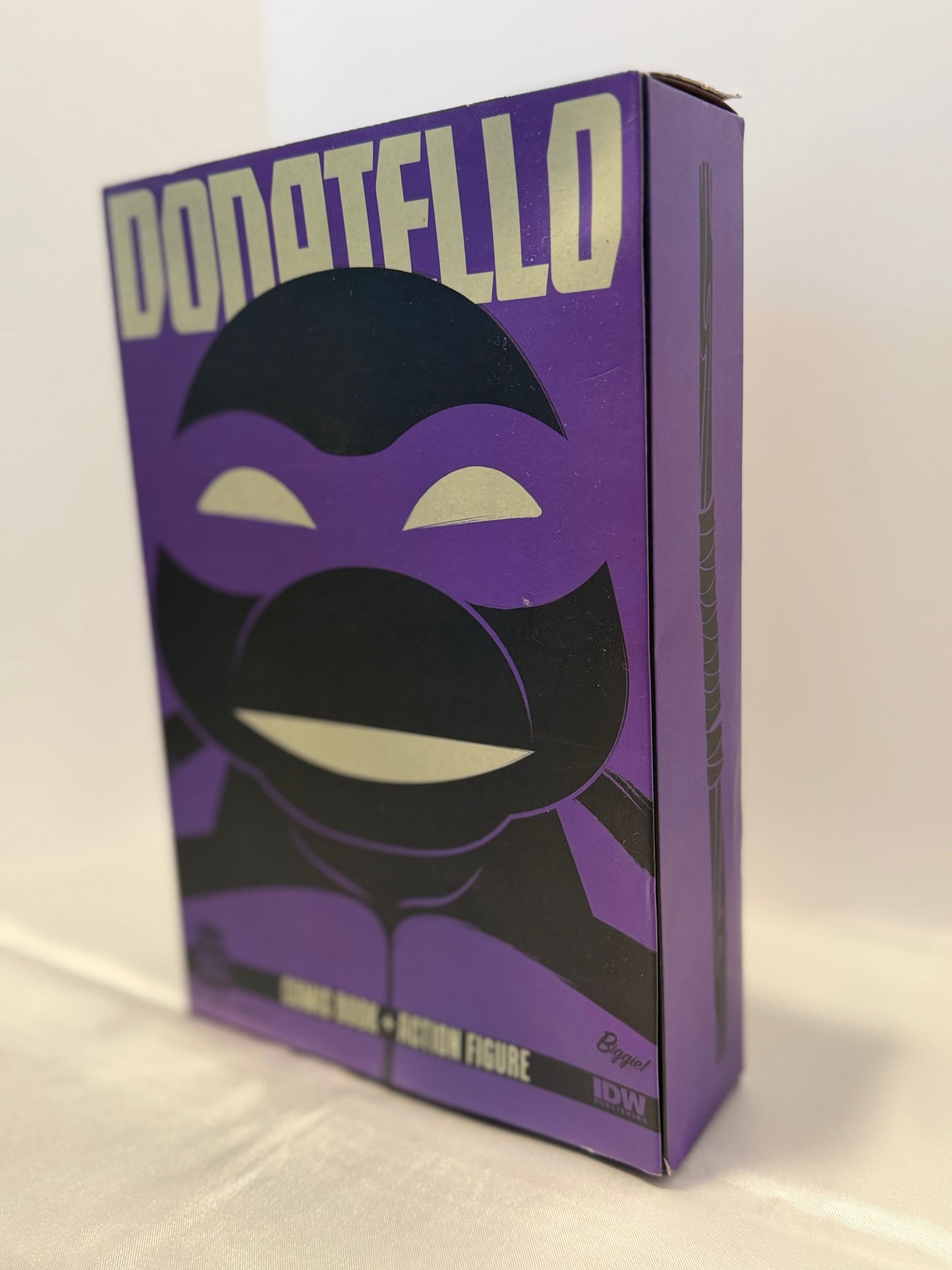 BST AXN TMNT: Donatello Action W/ Comic Book