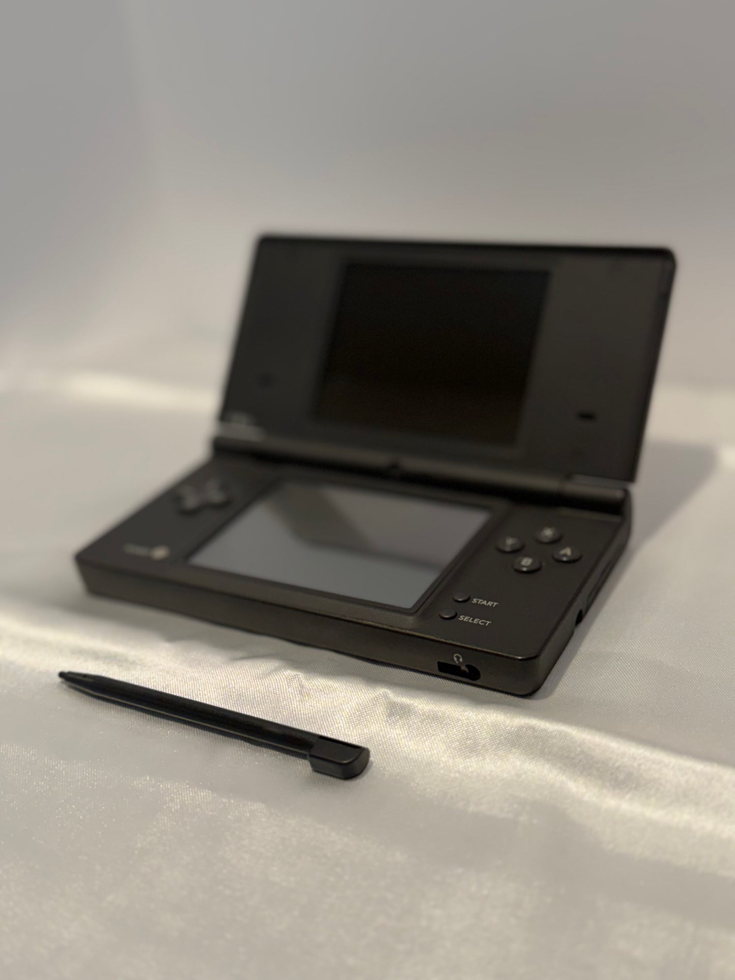 Nintendo DSi (Japanese)-Black Bundle